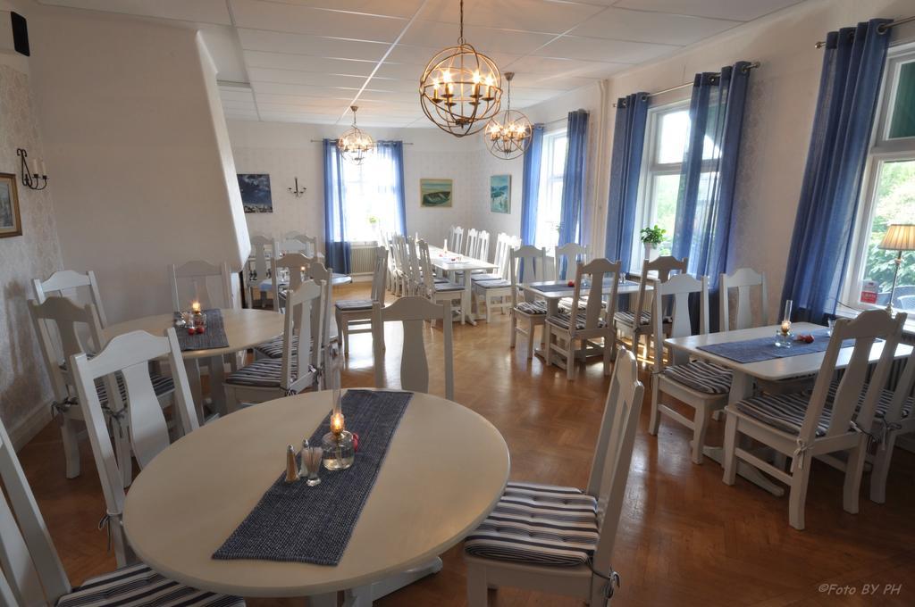 Pensionat Praestgarden Toreboda Exterior photo